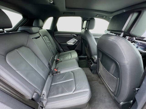 2022 Audi Q3 quattro S line Premium 45 TFSI