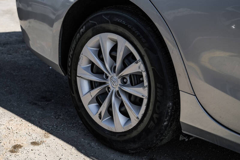 2016 Toyota Camry LE