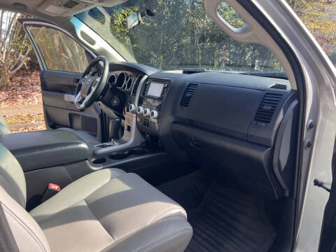 2015 Toyota Sequoia SR5