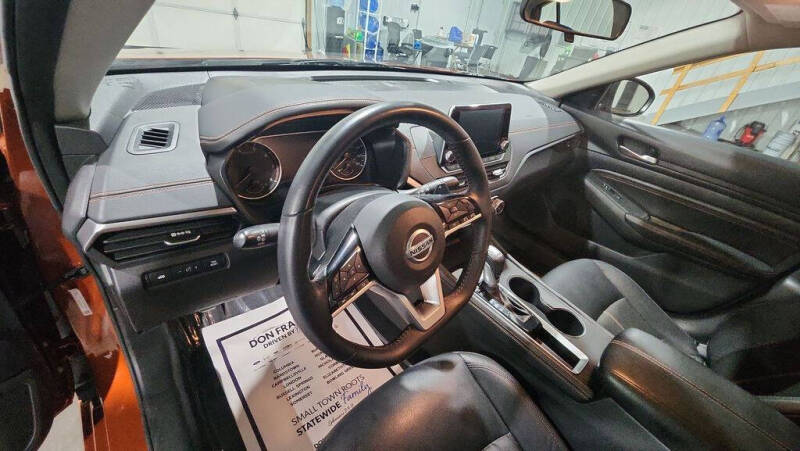 2021 Nissan Altima 2.0 SR