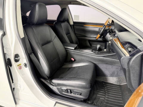 2014 Lexus ES 300h
