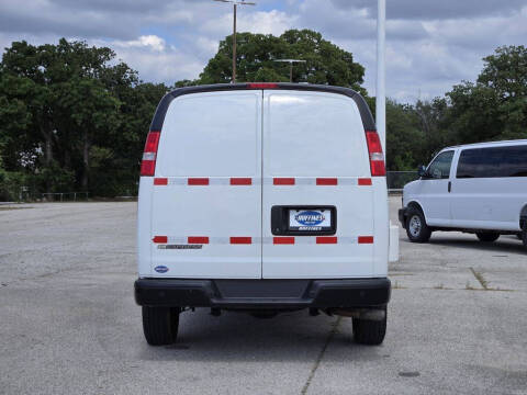 2021 Chevrolet Express 2500
