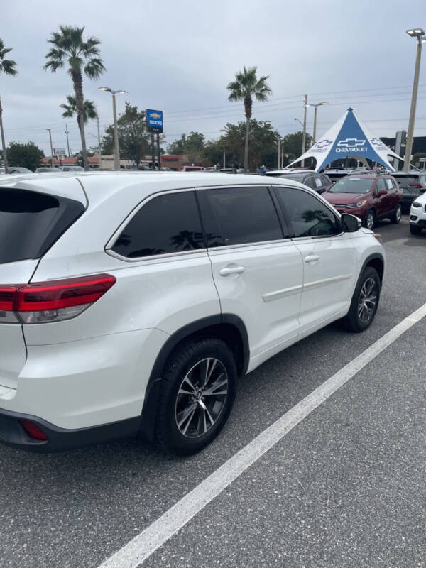 2018 Toyota Highlander LE