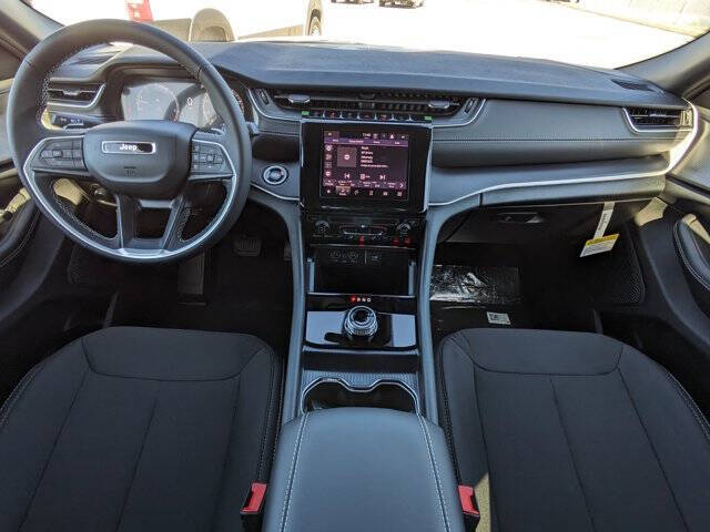 2025 Jeep Grand Cherokee Laredo X