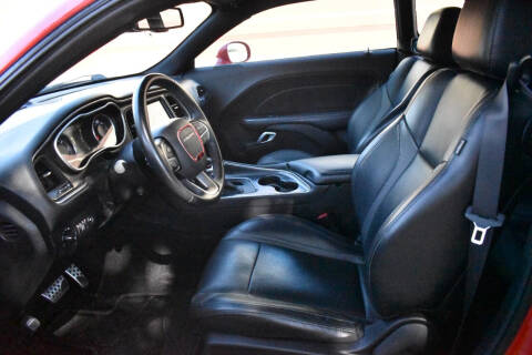 2016 Dodge Challenger SXT Plus