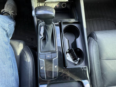 2017 Kia Cadenza Premium