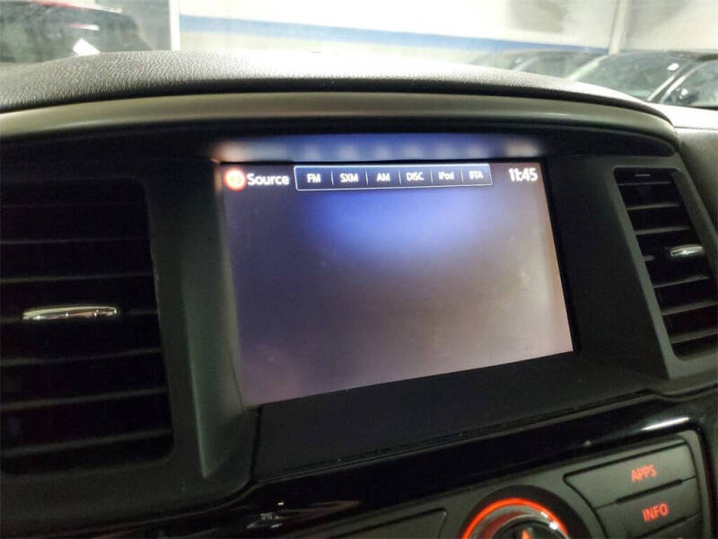 2017 Nissan Pathfinder SV