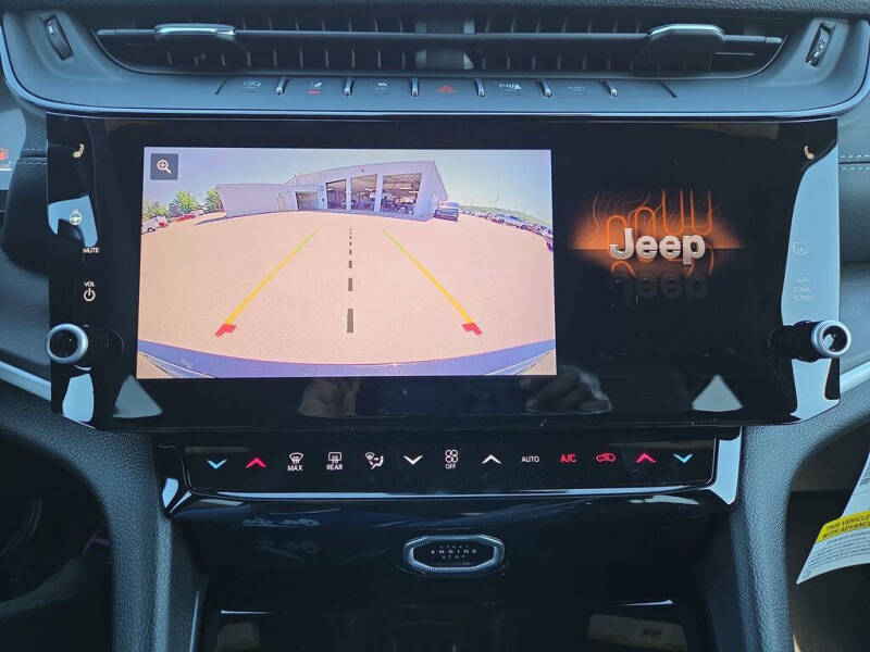 2026 Jeep Grand Cherokee Altitude