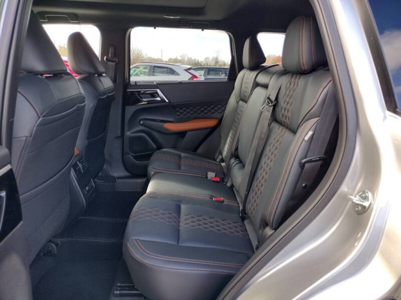 2025 Mitsubishi Outlander PHEV SEL