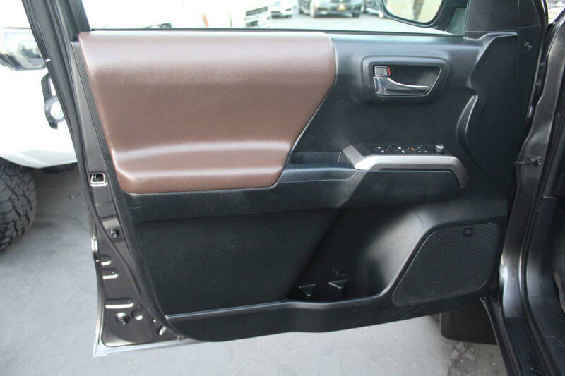 2017 Toyota Tacoma Limited