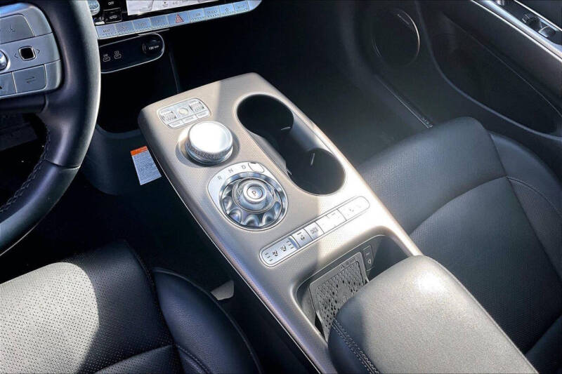 2024 Genesis GV60 Advanced