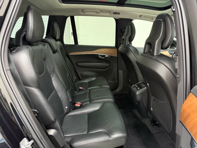 2021 Volvo XC90 T5 Momentum