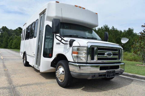 2010 Ford E-Series E-450 SD