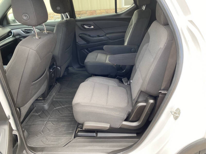 2022 Chevrolet Traverse LT Cloth