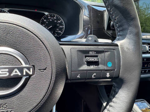 2025 Nissan Pathfinder SL