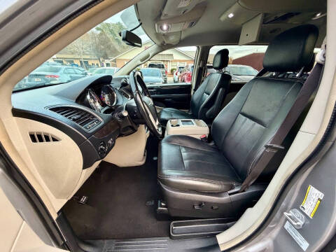 2016 Chrysler Town and Country Touring