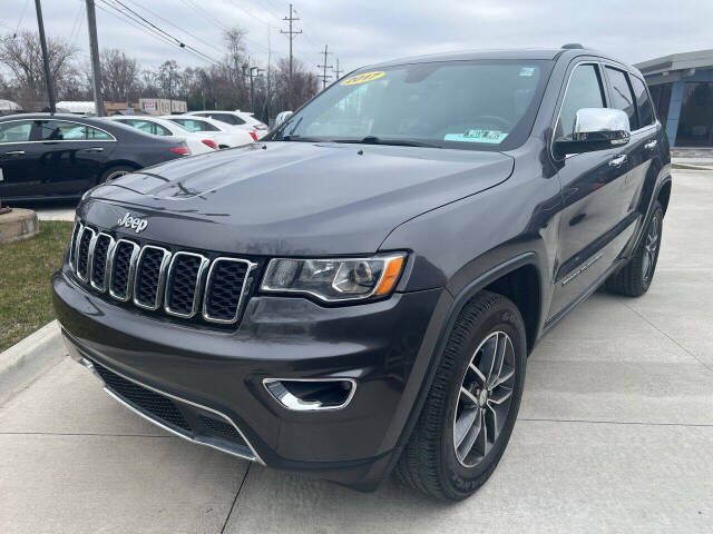 2017 Jeep Grand Cherokee for sale at ORCHARD LAKE AUTO SALES INC in Farmington Hills, MI