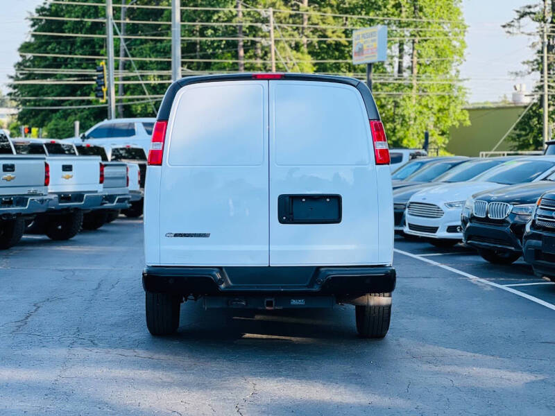2022 Chevrolet Express 2500