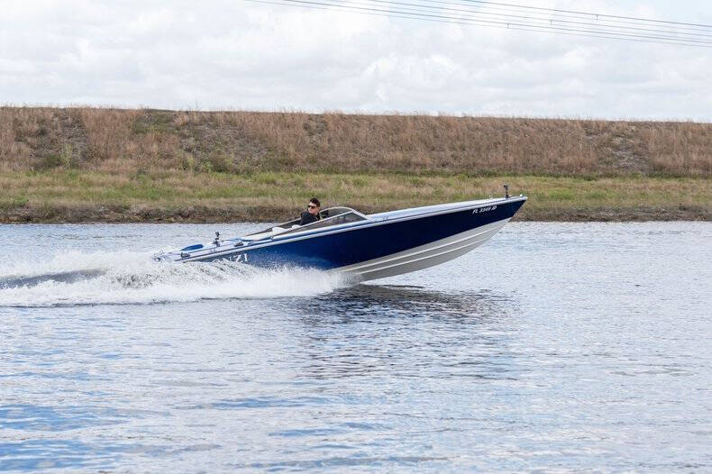 1994 Donzi Marine Classic 22