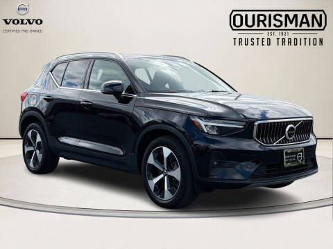 2023 Volvo XC40 B5 Plus Bright Theme