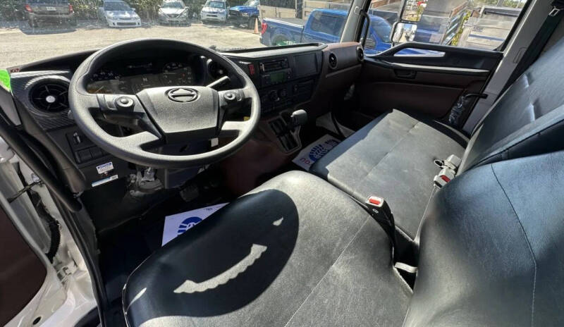2025 Hino L6