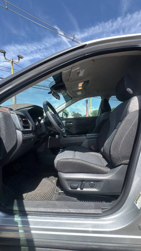 2023 Nissan Rogue SV