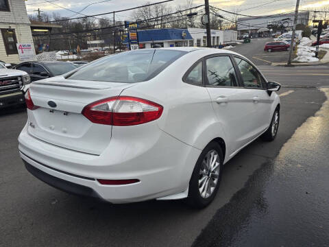 2014 Ford Fiesta SE