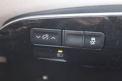 2019 Toyota Prius L Eco