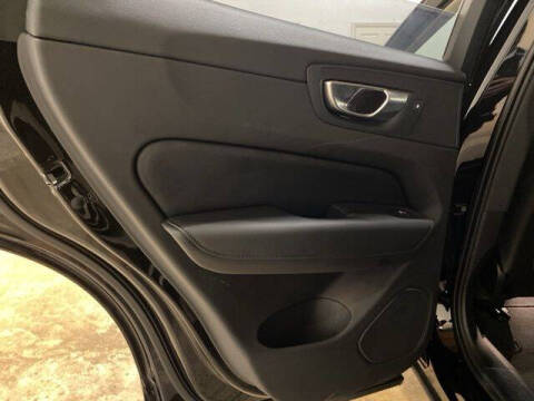 2025 Volvo XC60 B5 Plus Dark Theme