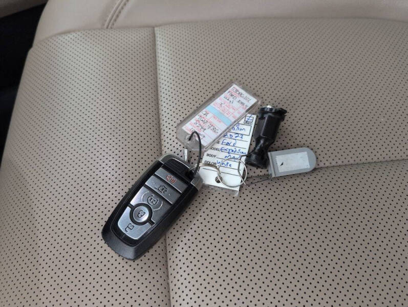 2023 Ford Expedition MAX XLT