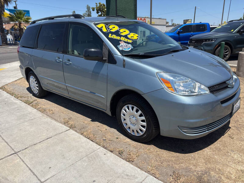 2004 Toyota Sienna LE 7 Passenger