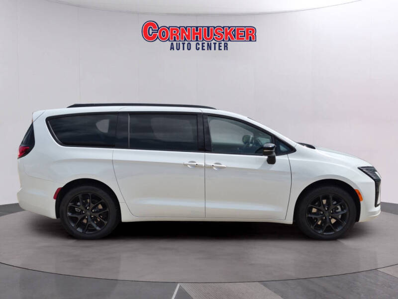 2027 Chrysler Pacifica Limited
