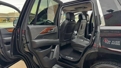 2016 Cadillac Escalade Luxury Collection