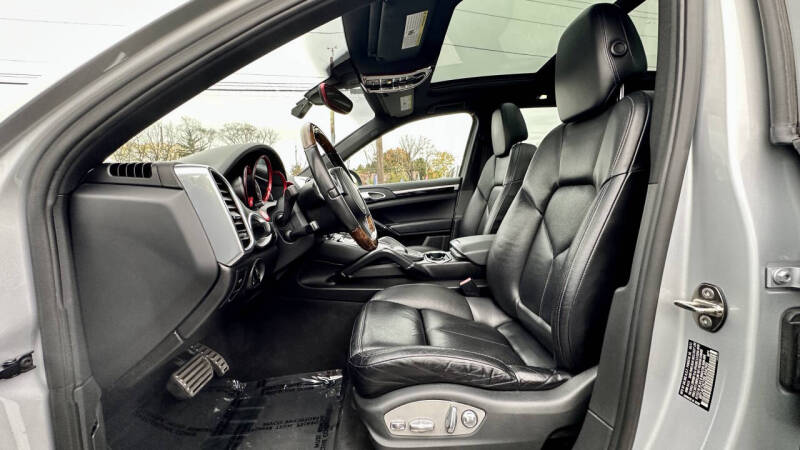 2011 Porsche Cayenne S Hybrid