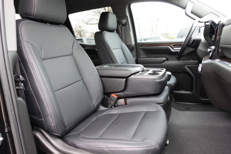 2024 GMC Sierra 1500 Elevation Standard