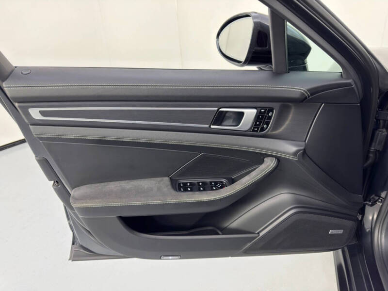 2019 Porsche Panamera GTS