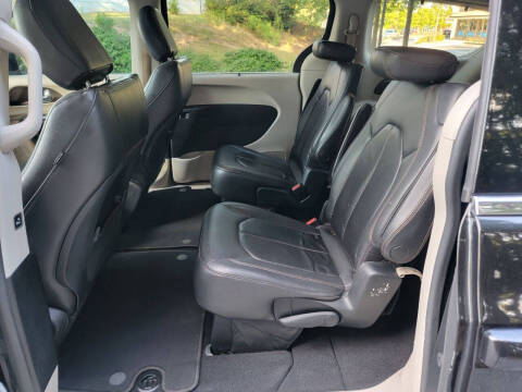 2017 Chrysler Pacifica Touring Plus