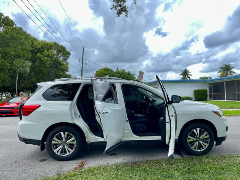 2019 Nissan Pathfinder S