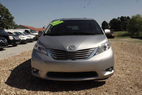2016 Toyota Sienna XLE 8-Passenger