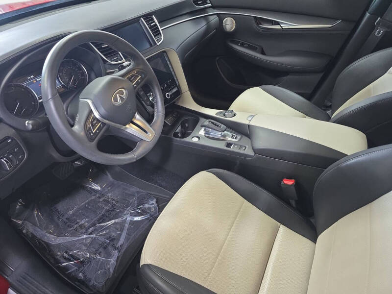 2025 Infiniti QX55 Essential