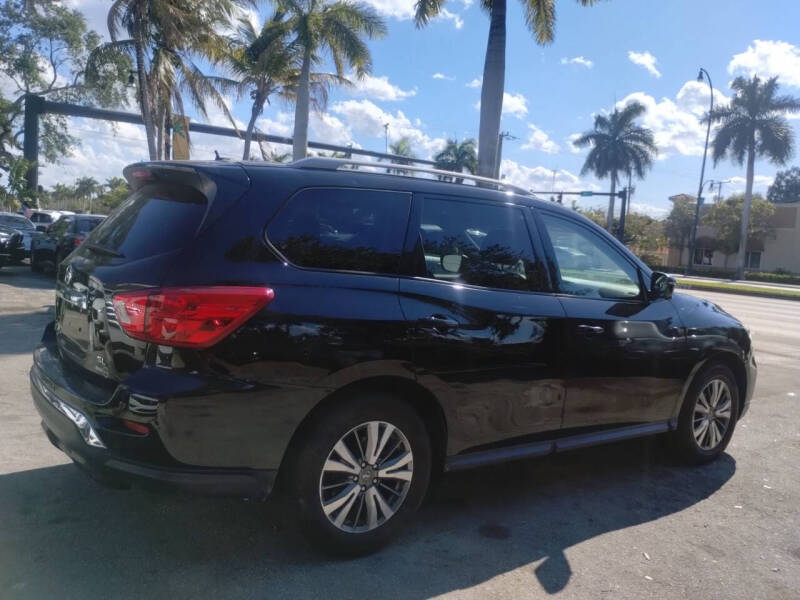 2018 Nissan Pathfinder SL
