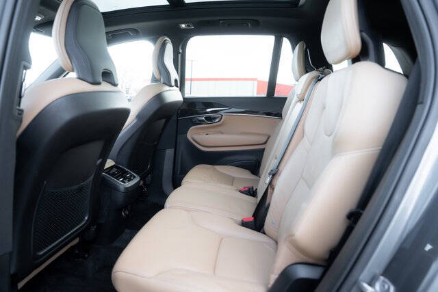 2019 Volvo XC90 T6 Momentum