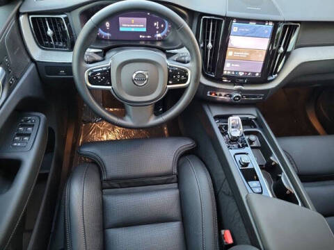 2025 Volvo XC60 B5 Ultra Dark Theme