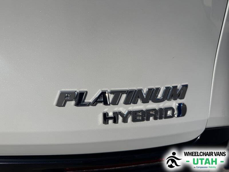 2024 Toyota Sienna Platinum 7-Passenger