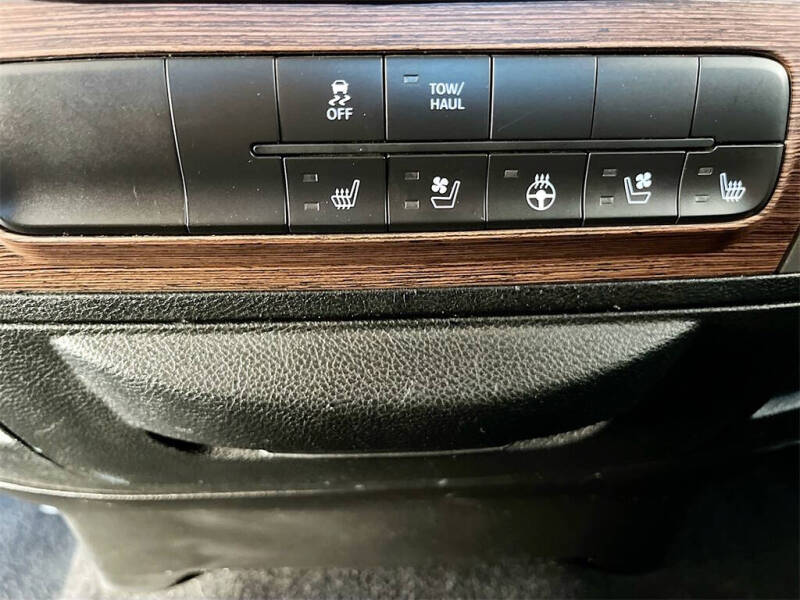 2019 RAM 1500 Classic Laramie