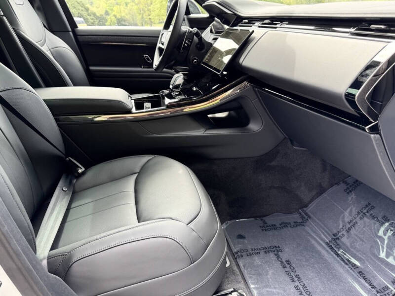 2025 Land Rover Range Rover Sport P460e Dynamic SE