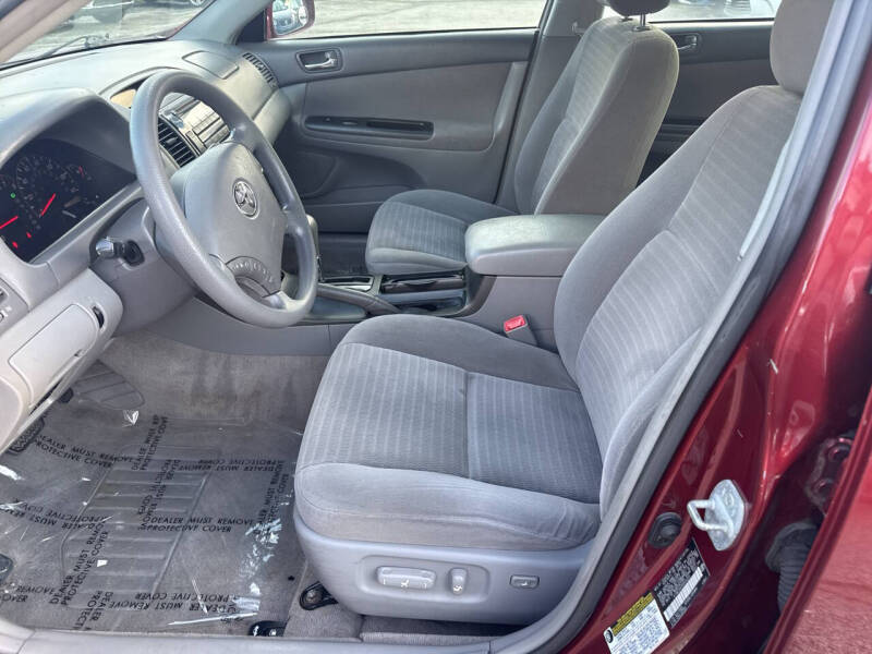 2005 Toyota Camry LE