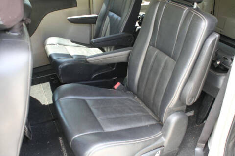 2013 Chrysler Town and Country Touring