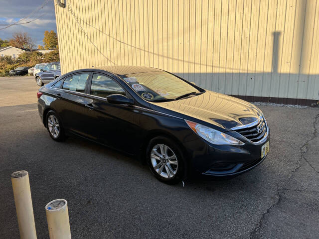 2011 Hyundai SONATA for sale at BNM AUTO GROUP in GIRARD, OH