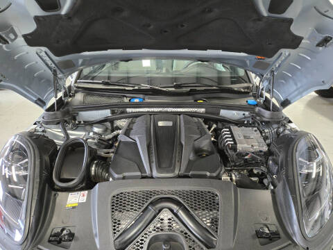 2023 Porsche Macan S